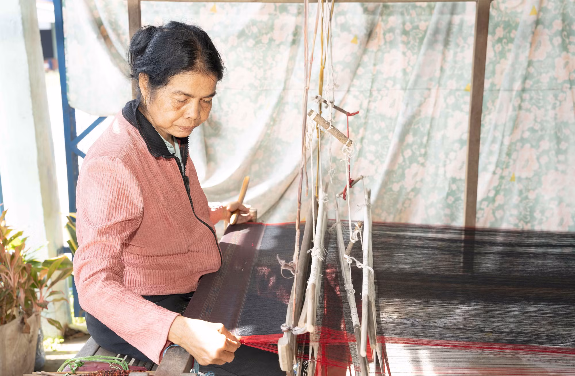 potal-bao-ton-va-phat-trien-nghe-det-tho-cam-cua-dong-bao-khmer-an-giang-7856437.jpg