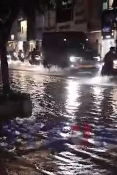 Ngập do mưa lớn trên nhiều tuyến đường phía Bắc TP Hồ Chí Minh