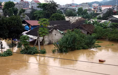 Nước sông Hiến tràn đê gây lụt ở Cao Bằng ảnh 1