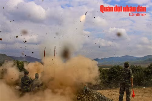 Bộ đội tên lửa tập trận bắn đạn thật ảnh 10