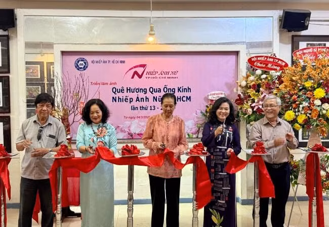 Sắc màu quê hương qua ống kính nhiếp ảnh nữ TP Hồ Chí Minh
