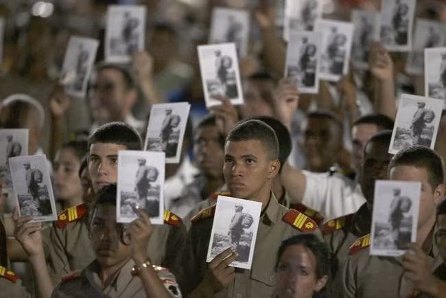 Những hình ảnh xúc động trong lễ tưởng niệm Lãnh tụ Fidel Castro ảnh 6