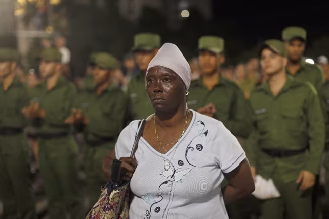 Những hình ảnh xúc động trong lễ tưởng niệm Lãnh tụ Fidel Castro ảnh 10