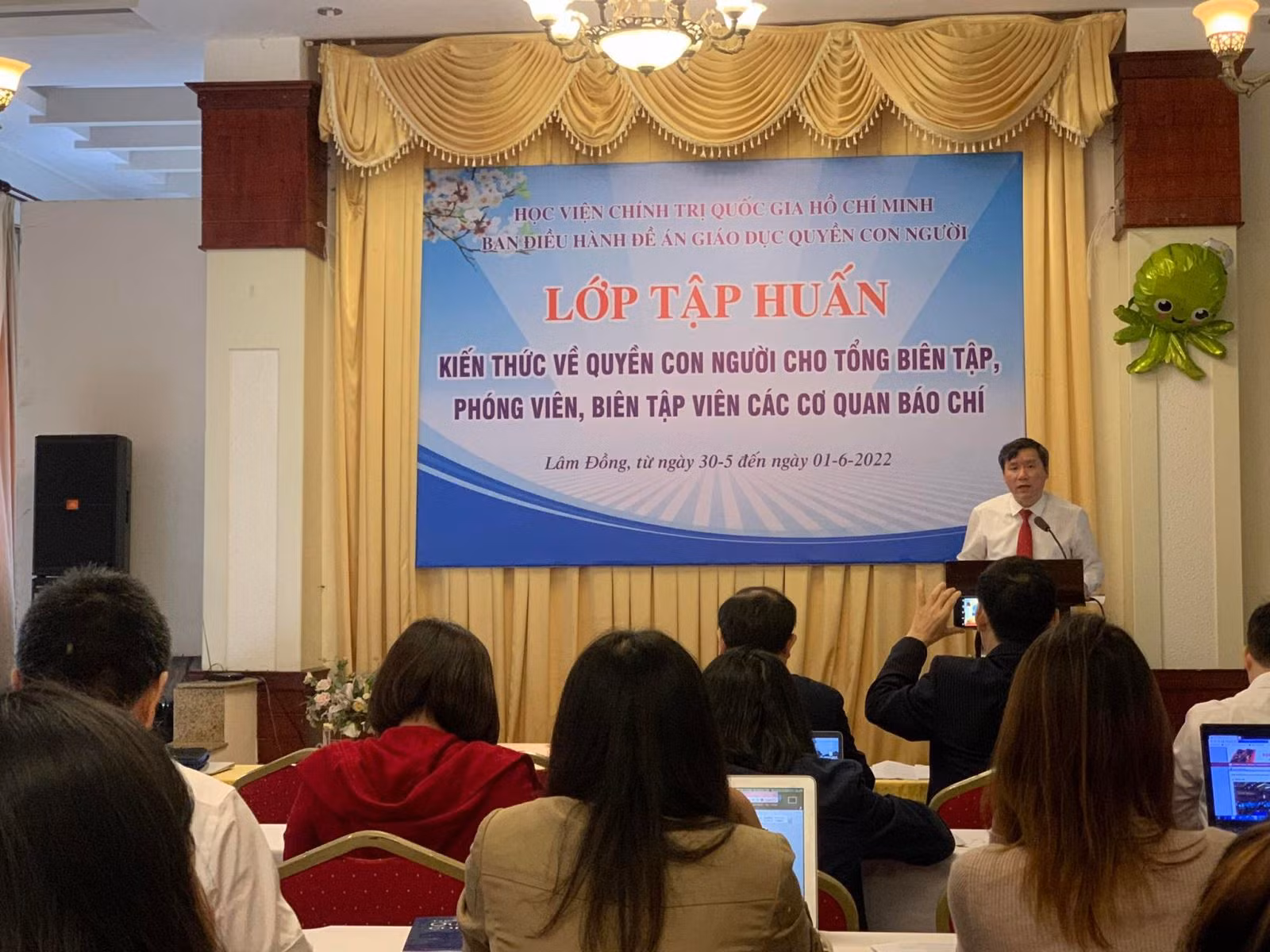 Chú thích ảnh