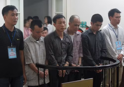 Phạt tù nhóm cán bộ trung tâm cai nghiện đánh chết học viên ảnh 1