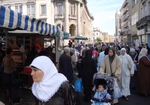 Tại sao Molenbeek trở thành "làng thánh chiến"? ảnh 1