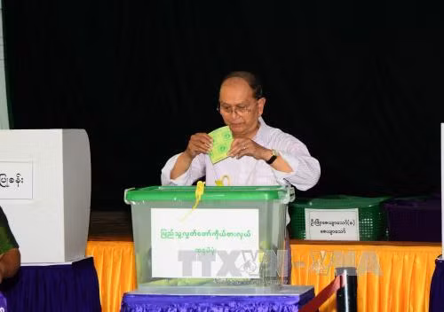 Tổng thống Myanmar cam kết chuyển giao quyền lực ảnh 1