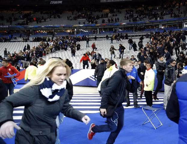 Giây phút hoảng loạn trên sân Stade de France ảnh 1