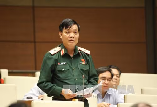 Quốc hội thống nhất nâng hạn tuổi phục vụ tại ngũ ảnh 1