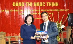Phó Chủ tịch nước thăm Tổng lãnh sự quán và gặp gỡ kiều bào tại Sydney, Australia 