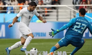 "Sát thủ" Luis Suarez muốn ghi dấu ấn trong lần thứ 100 khoác áo tuyển Uruguay