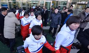 Olympic PyeongChang 2018: Các vận động viên Triều Tiên tới Hàn Quốc 
