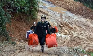 Chương trình 'Áo ấm mùa đông biên giới' đã đến tay đồng bào