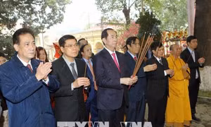 Chủ tịch nước Trần Đại Quang dâng hương khai xuân Mậu Tuất 2018