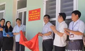 Trao nhà công vụ hỗ trợ giáo viên vùng biên giới 