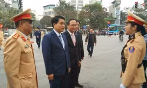 Hà Nội ra quân bảo đảm trật tự an toàn giao thông đầu năm 2018
