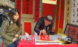 Hà Nội: Hội chữ Xuân Mậu Tuất 2018 bừng sáng không gian hồ Văn 