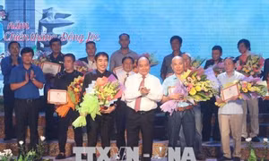 Thủ tướng Nguyễn Xuân Phúc tham dự Chương trình "Những đóa hoa bất tử"