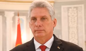 Đồng chí Miguel Diaz-Canel Bermudez được bầu làm Chủ tịch Hội đồng Nhà nước và Hội đồng Bộ trưởng Cuba