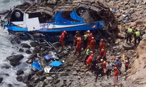 Peru: Xe buýt rơi xuống vực, 36 người thiệt mạng