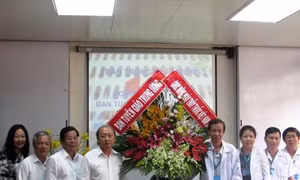  Tri ân các thầy thuốc, đội ngũ y bác sỹ tiêu biểu 