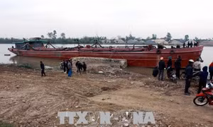 Tàu chở hàng va chạm với thuyền đánh cá, chủ thuyền cá mất tích 