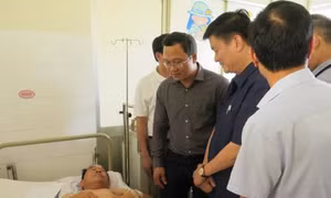 Khẩn trương điều tra nguyên nhân vụ lật xe khách tại đèo Khánh Lê