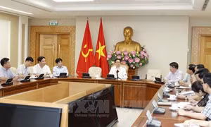Phó Thủ tướng Vũ Đức Đam: Ngành Y tế quản lý chặt chẽ việc bán thuốc, bảo đảm quyền lợi cho người bệnh 