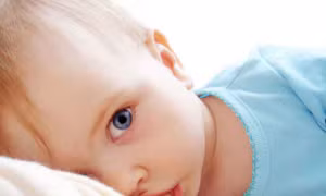 Mẹ ăn nhiều giai đoạn cho con bú có thể khiến trẻ dậy thì sớm