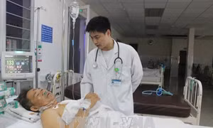 Cứu sống bệnh nhân vỡ tim vì bị máy trộn bê tông đè lên người