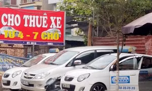 Giá thuê ô tô tự lái dịp nghỉ lễ 30/4 tăng đến 60% so với ngày thường