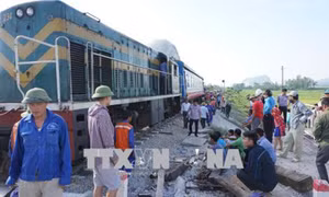 Khẩn trương khắc phục lật tàu nghiêm trọng tại Thanh Hóa
