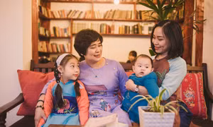 Áo dài Tết: Xu hướng nào được 'săn lùng' ráo riết nhất?