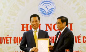 Ông Nguyễn Mạnh Hùng nhận quyết định quyền Bộ trưởng Bộ Thông tin và Truyền thông