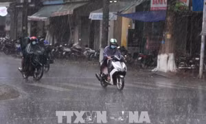 Bắc Bộ tiếp tục mưa dông rải rác, đề phòng gió giật mạnh