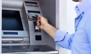 Gắn thiết bị đọc trộm thông tin tài khoản ATM chiếm đoạt hơn 1,5 tỷ đồng