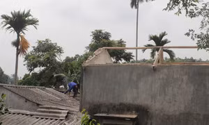 Khắc phục hậu quả trận mưa kèm gió lốc tại Phú Lương, Thái Nguyên 