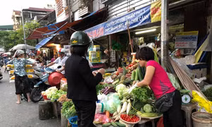 Nghịch lý củ cải dư thừa phải đổ bỏ nhưng giá tại chợ vẫn cao gấp nhiều lần