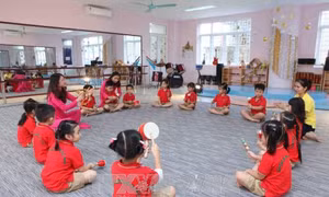 Từ việc nợ lương giáo viên ở Đắk Nông: Giải bài toán thiếu hụt giáo viên