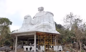 Sẽ tháo dỡ tượng Bà Chúa Xứ xây dựng trái phép trên Núi Sam, An Giang 