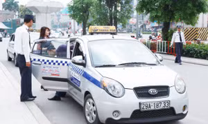 Taxi ‘cháy hàng’ dịp Tết