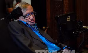 Nhà vật lý Stephen Hawking: Chính sách khí hậu của Mỹ sẽ 'nung chảy' Trái Đất