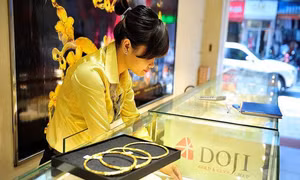 Đồng USD tăng mạnh khiến vàng 'lao dốc' 