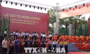 Người dân Thành phố Hồ Chí Minh hướng về Quốc Tổ Hùng Vương