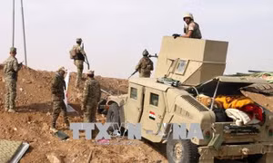 Quân đội Iraq nã pháo vào IS bên trong lãnh thổ Syria