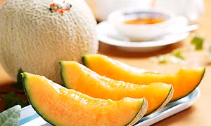 3 người tử vong vì ăn dưa lưới nhiễm khuẩn Listeria