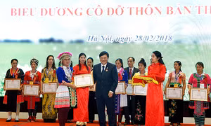 Bộ Y tế biểu dương các cô đỡ thôn bản tiêu biểu