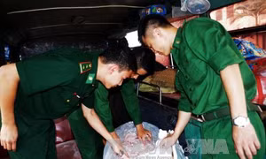 'Ma trận' hàng lậu cận Tết