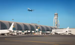UAE cáo buộc máy bay chiến đấu Qatar chặn máy bay chở khách 