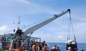 Gian truân đưa hàng Tết đến Trường Sa